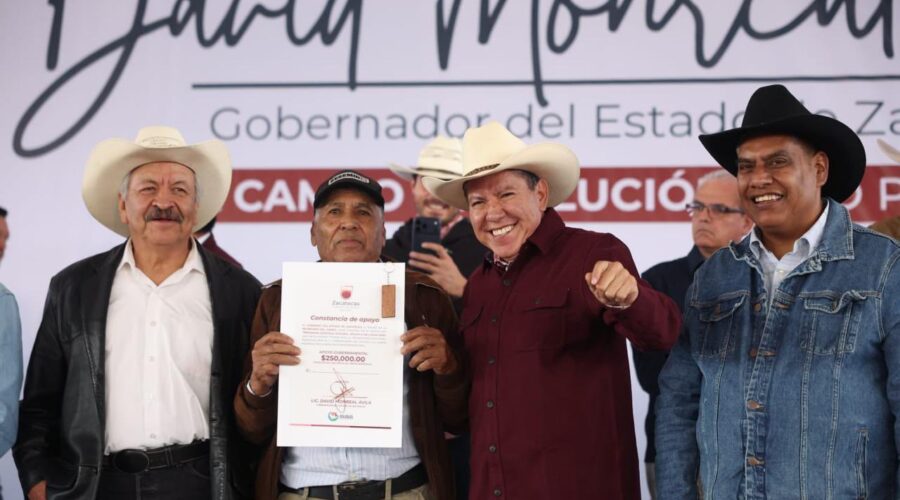 David Monreal durante el anuncio de nuevos consultorios SUS para la región.